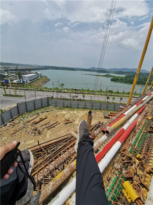 英吉沙县作业中发生设备损坏或人员意外，责任怎么划分？