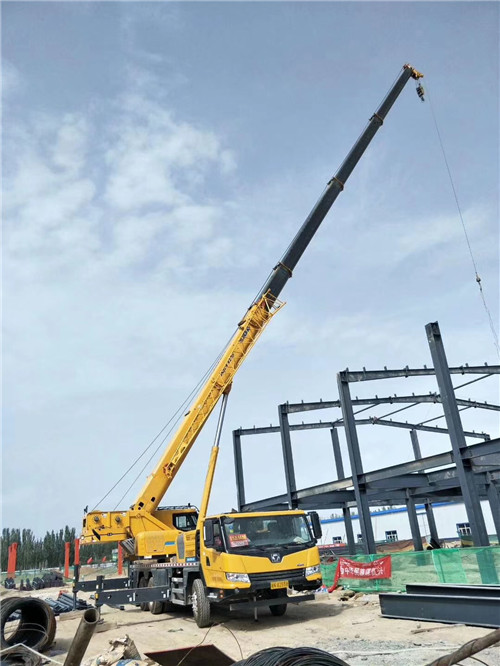 英吉沙县超高层建筑钢结构吊装案例